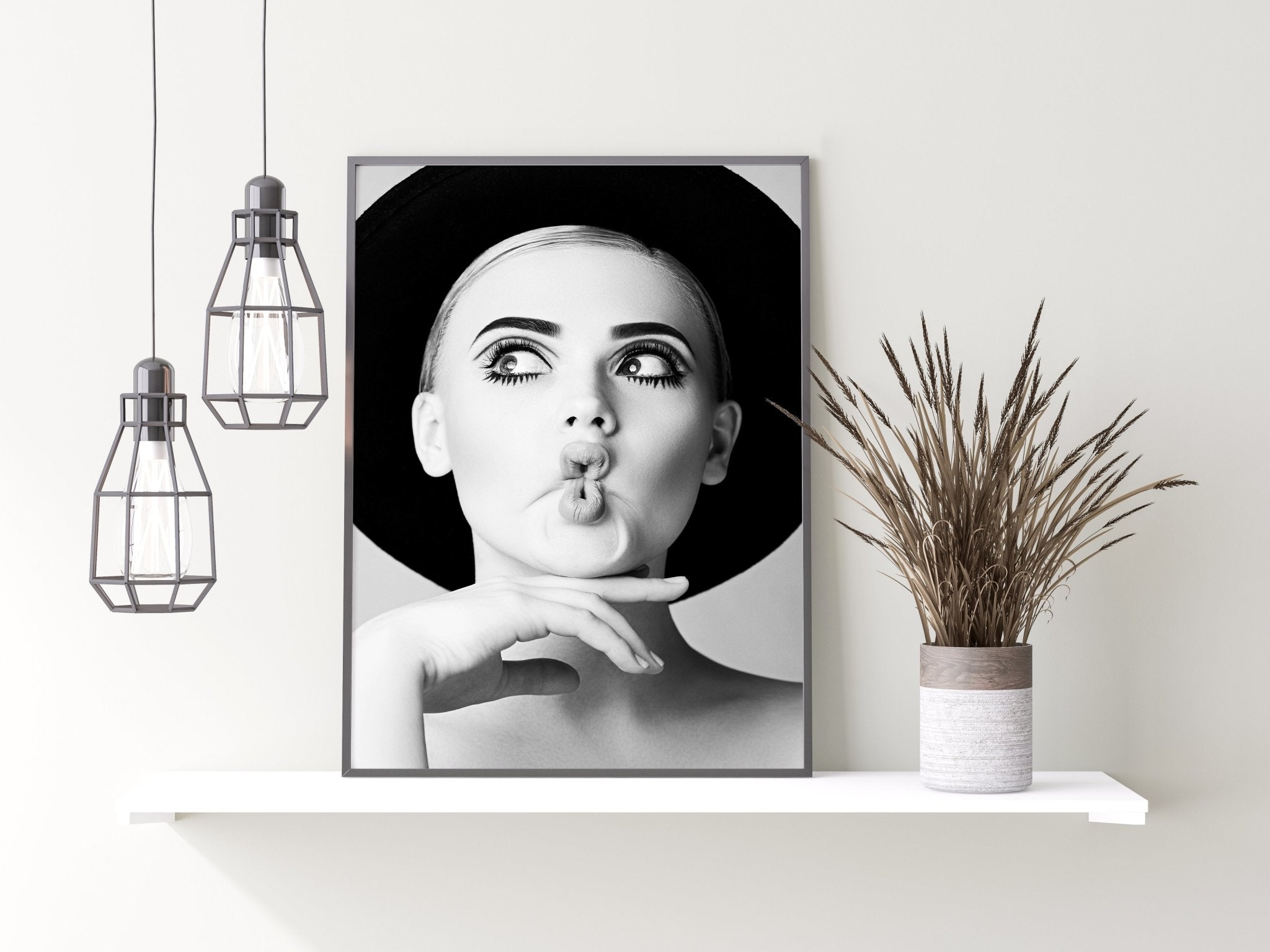Twiggy 60s Black and White Print for Bedroom
