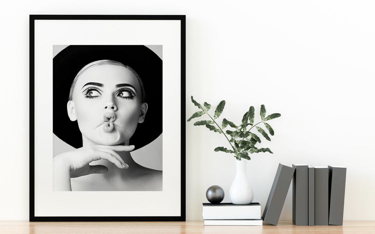 Twiggy 60s Black and White Print for Bedroom